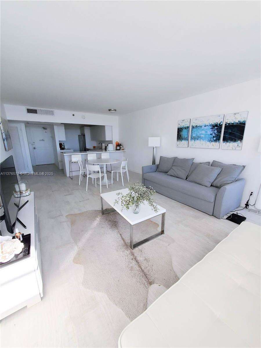 Decoplage at 100 Lincoln Rd, Miami Beach, FL 33139 - For Rent photo 15