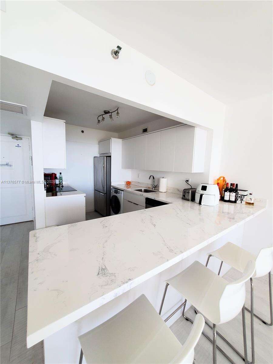 Decoplage at 100 Lincoln Rd, Miami Beach, FL 33139 - For Rent photo 19