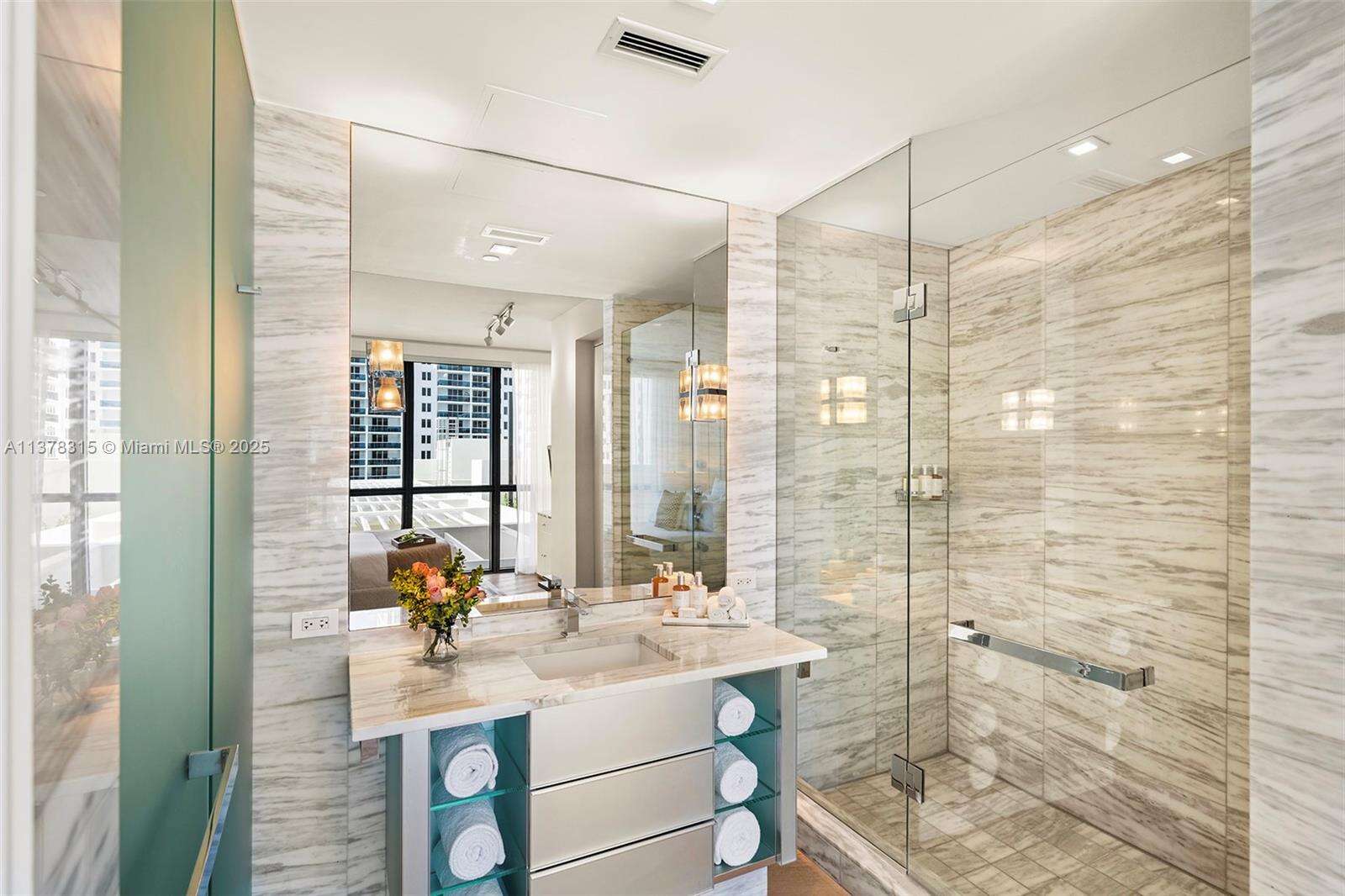 W South Beach at 2201 Collins Ave, Miami Beach, FL 33139 - For Rent photo 28