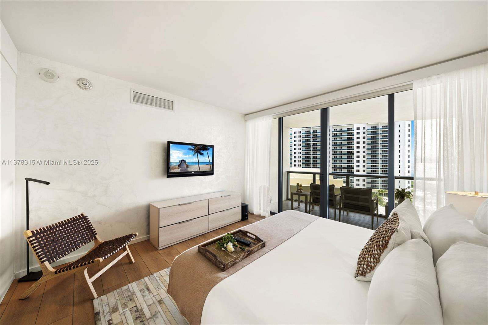 W South Beach at 2201 Collins Ave, Miami Beach, FL 33139 - For Rent photo 29