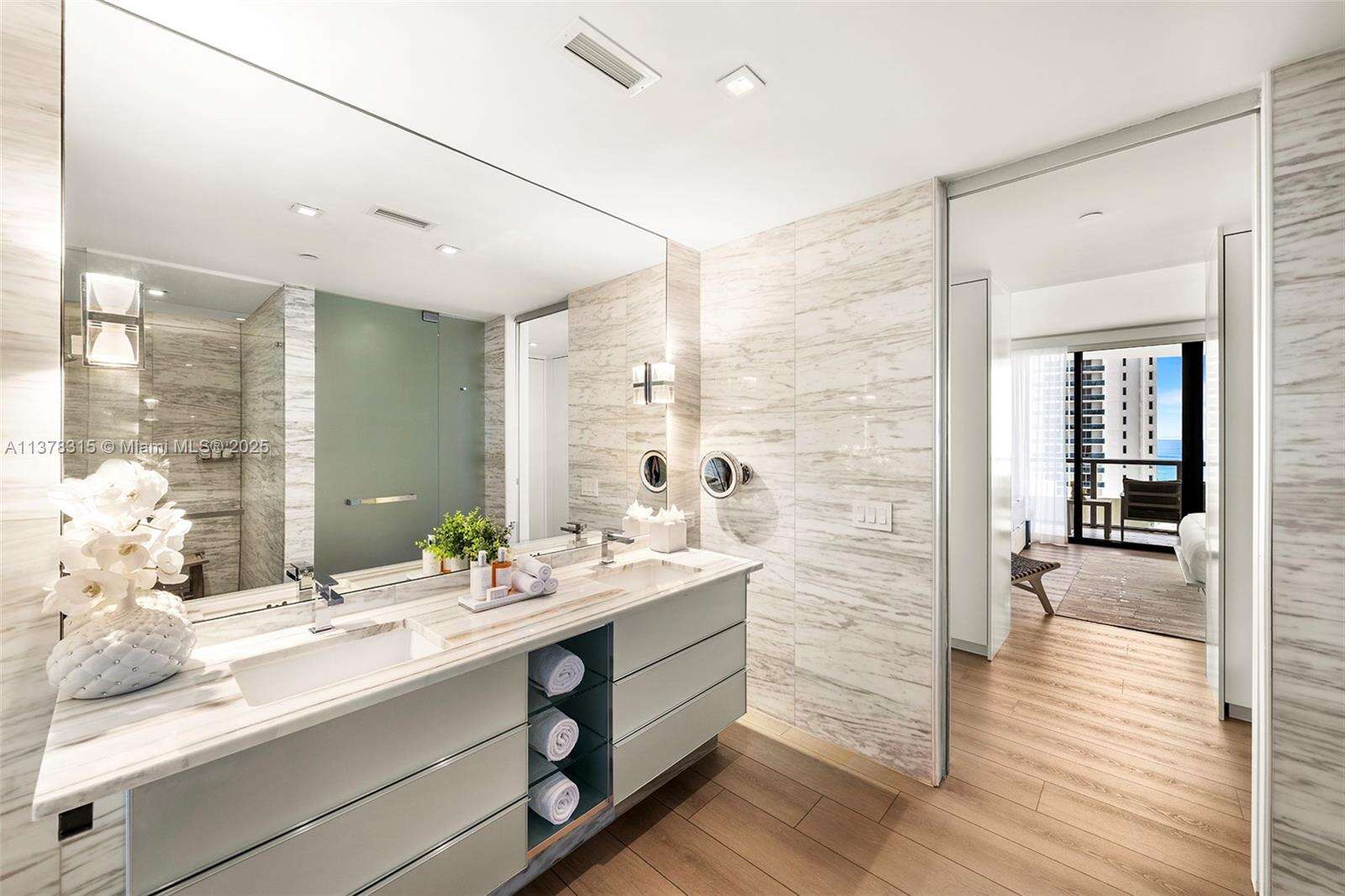 W South Beach at 2201 Collins Ave, Miami Beach, FL 33139 - For Rent photo 34