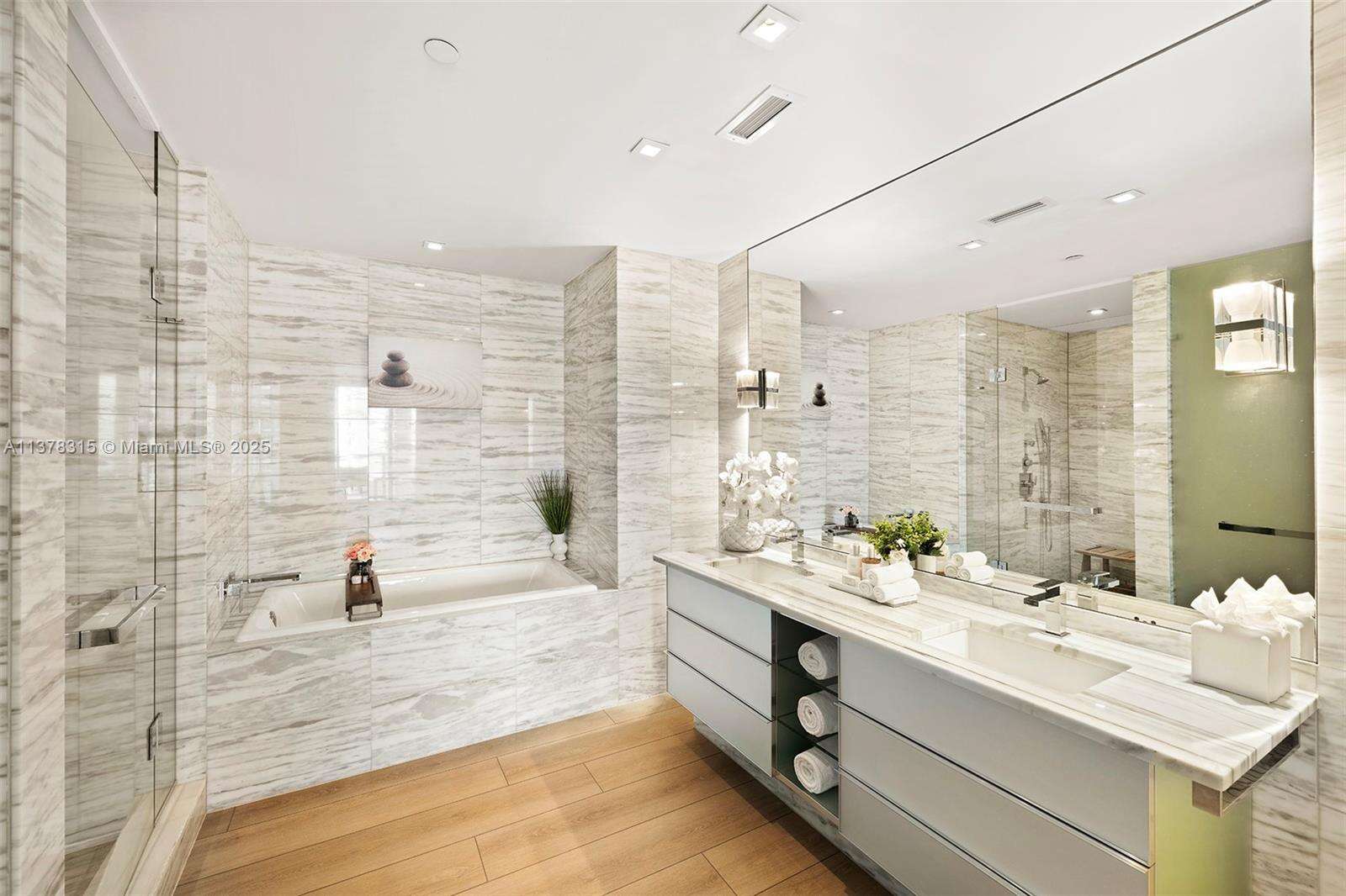 W South Beach at 2201 Collins Ave, Miami Beach, FL 33139 - For Rent photo 35