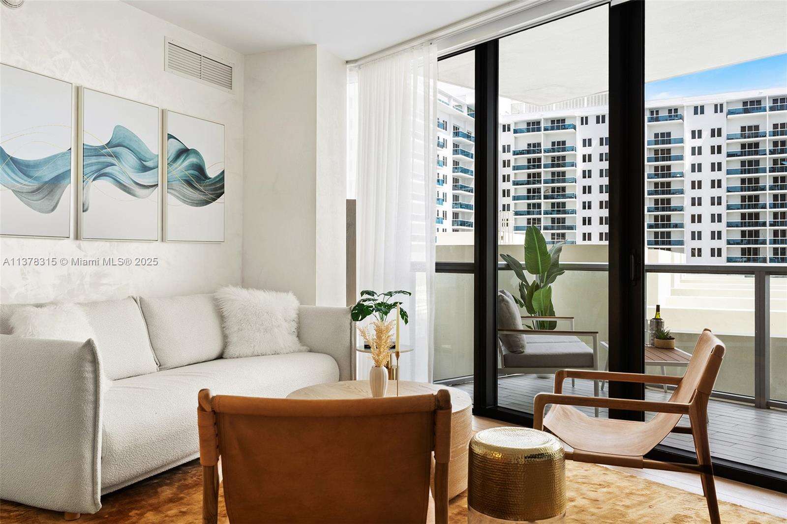 W South Beach at 2201 Collins Ave, Miami Beach, FL 33139 - For Rent photo 6