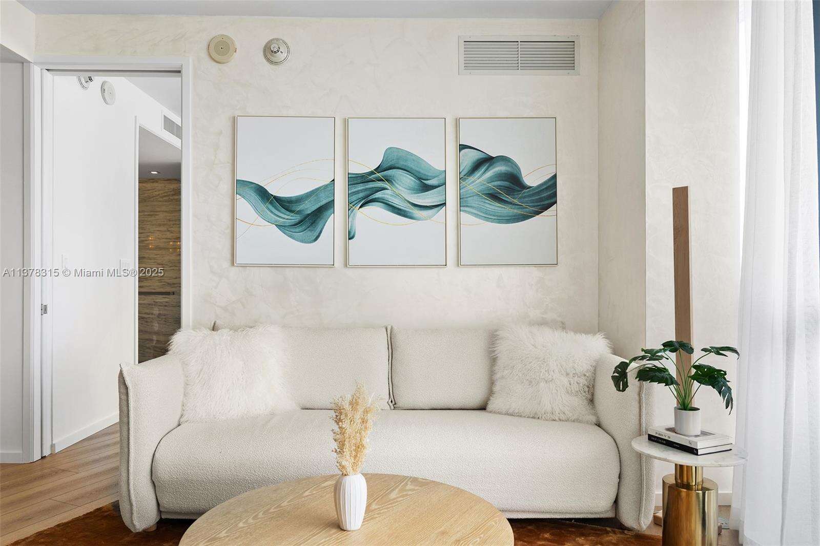 W South Beach at 2201 Collins Ave, Miami Beach, FL 33139 - For Rent photo 7