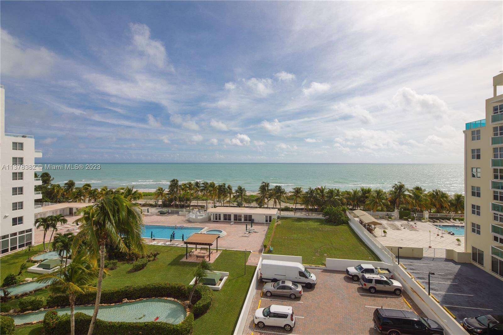 The Carriage Club North at 5005 Collins Ave, Miami Beach, FL 33140 - For Rent photo 2