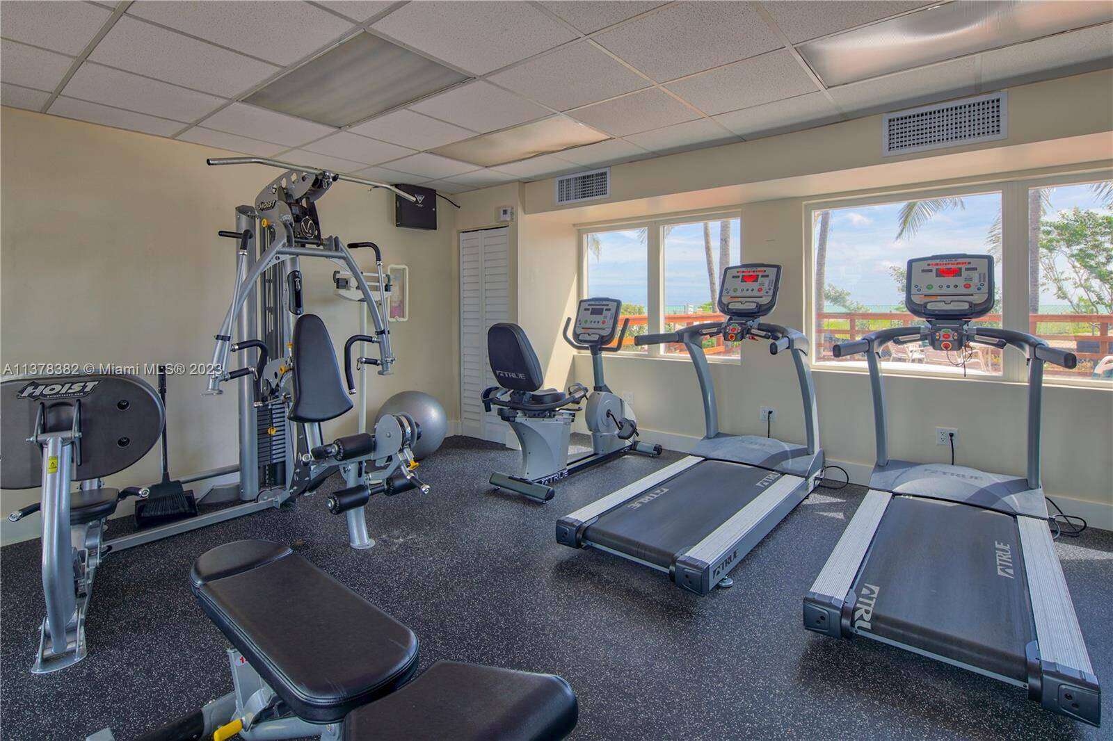 The Carriage Club North at 5005 Collins Ave, Miami Beach, FL 33140 - For Rent photo 33