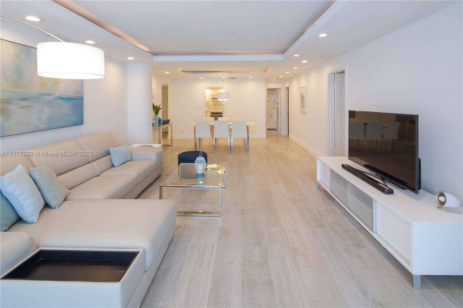 The Carriage Club North at 5005 Collins Ave, Miami Beach, FL 33140 - For Rent photo 6