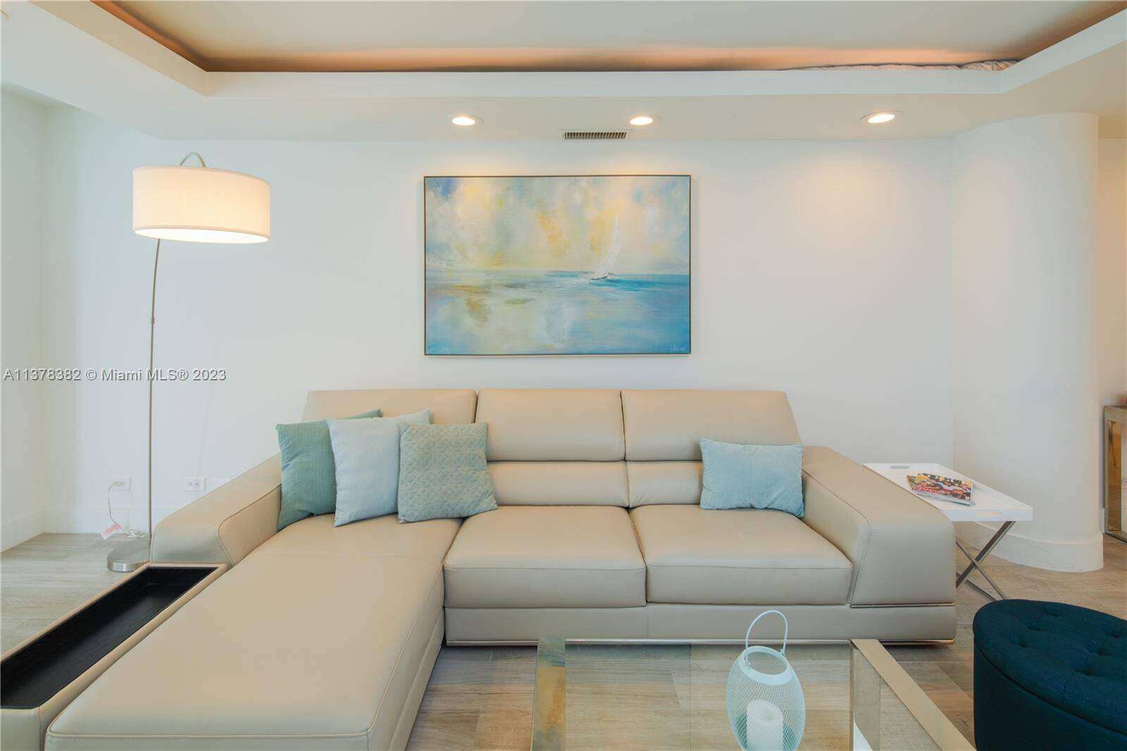 The Carriage Club North at 5005 Collins Ave, Miami Beach, FL 33140 - For Rent photo 8