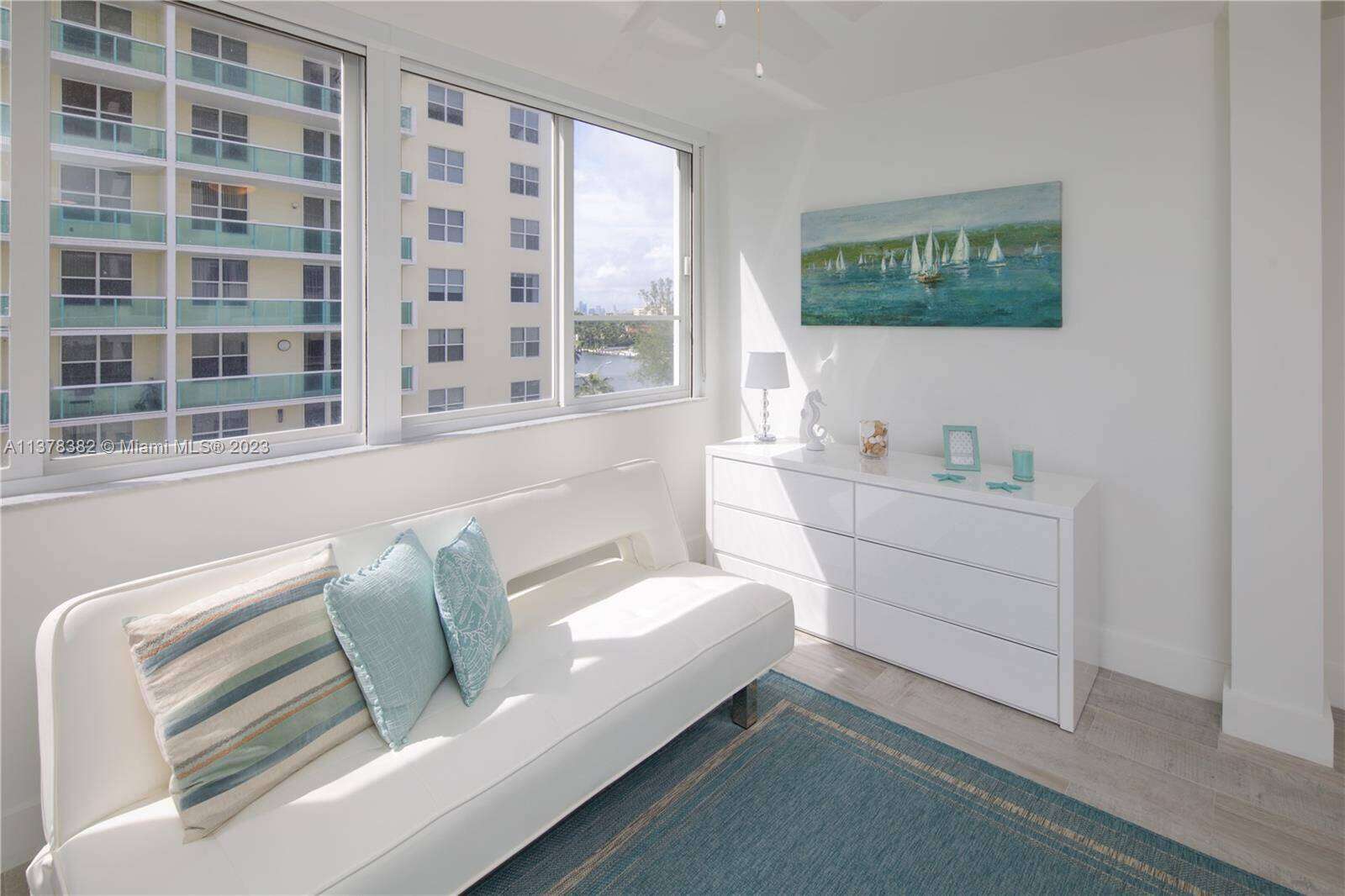 The Carriage Club North at 5005 Collins Ave, Miami Beach, FL 33140 - For Rent photo 10