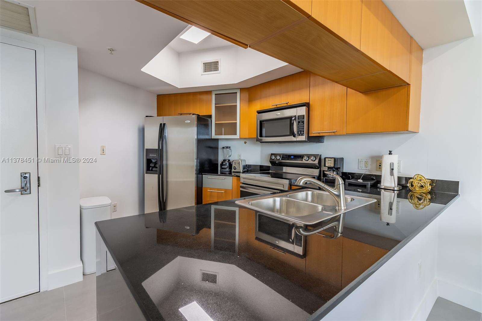 Opera Tower at 1750 Bayshore Dr, Miami, FL 33132 - For Rent photo 8