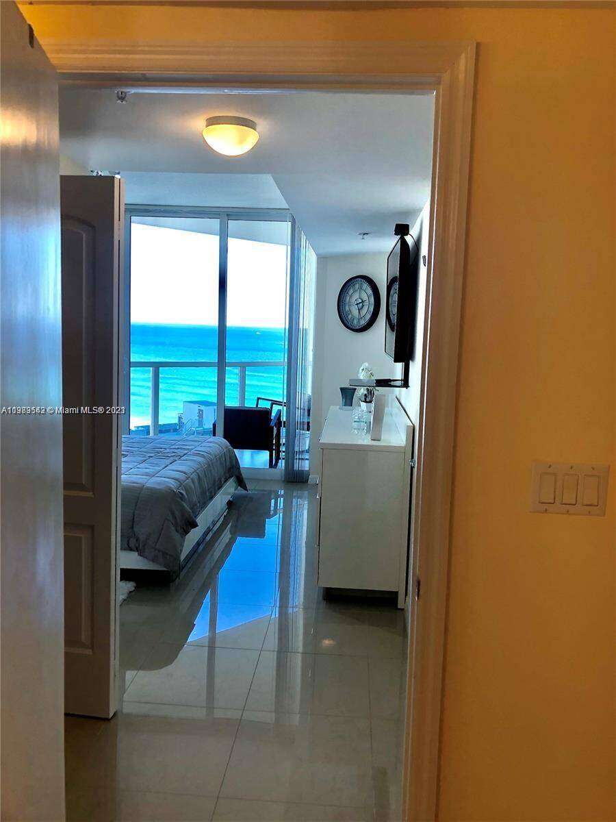 La Perla at 16699 Collins Ave, Sunny Isles Beach, FL 33160 - For Rent photo 25