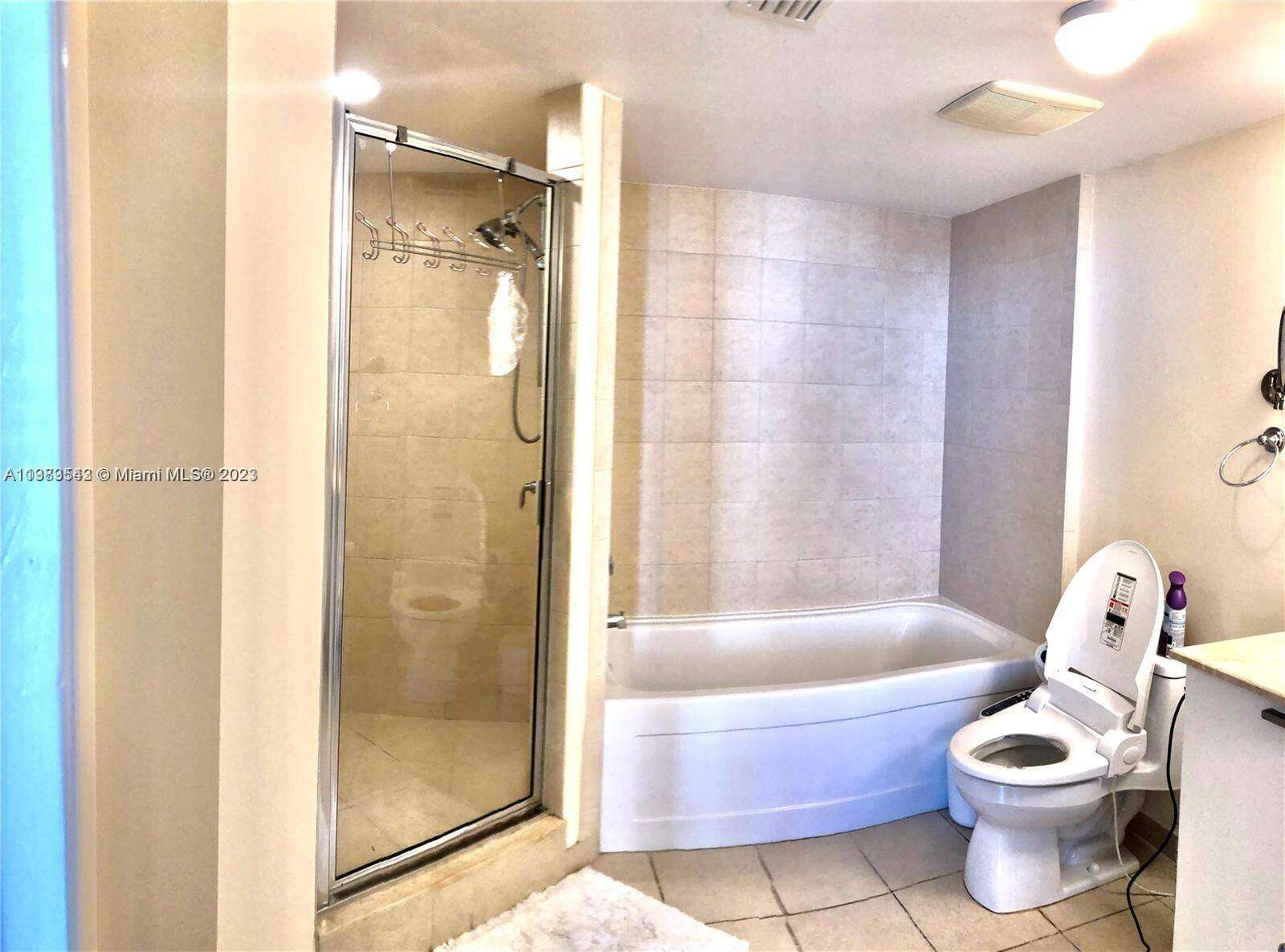 La Perla at 16699 Collins Ave, Sunny Isles Beach, FL 33160 - For Rent photo 26