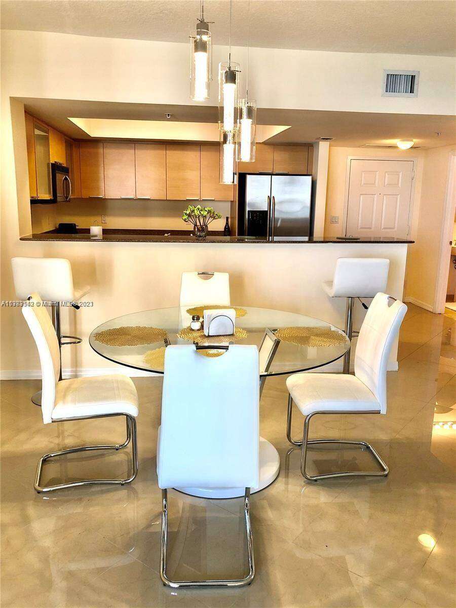 La Perla at 16699 Collins Ave, Sunny Isles Beach, FL 33160 - For Rent photo 4