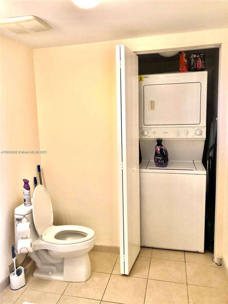 La Perla at 16699 Collins Ave, Sunny Isles Beach, FL 33160 - For Rent photo 31