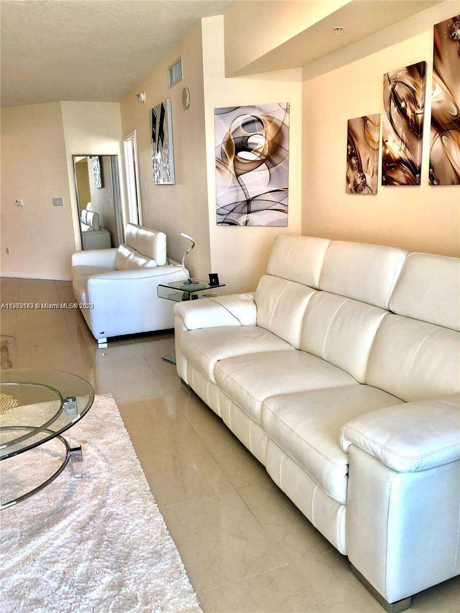 La Perla at 16699 Collins Ave, Sunny Isles Beach, FL 33160 - For Rent photo 5
