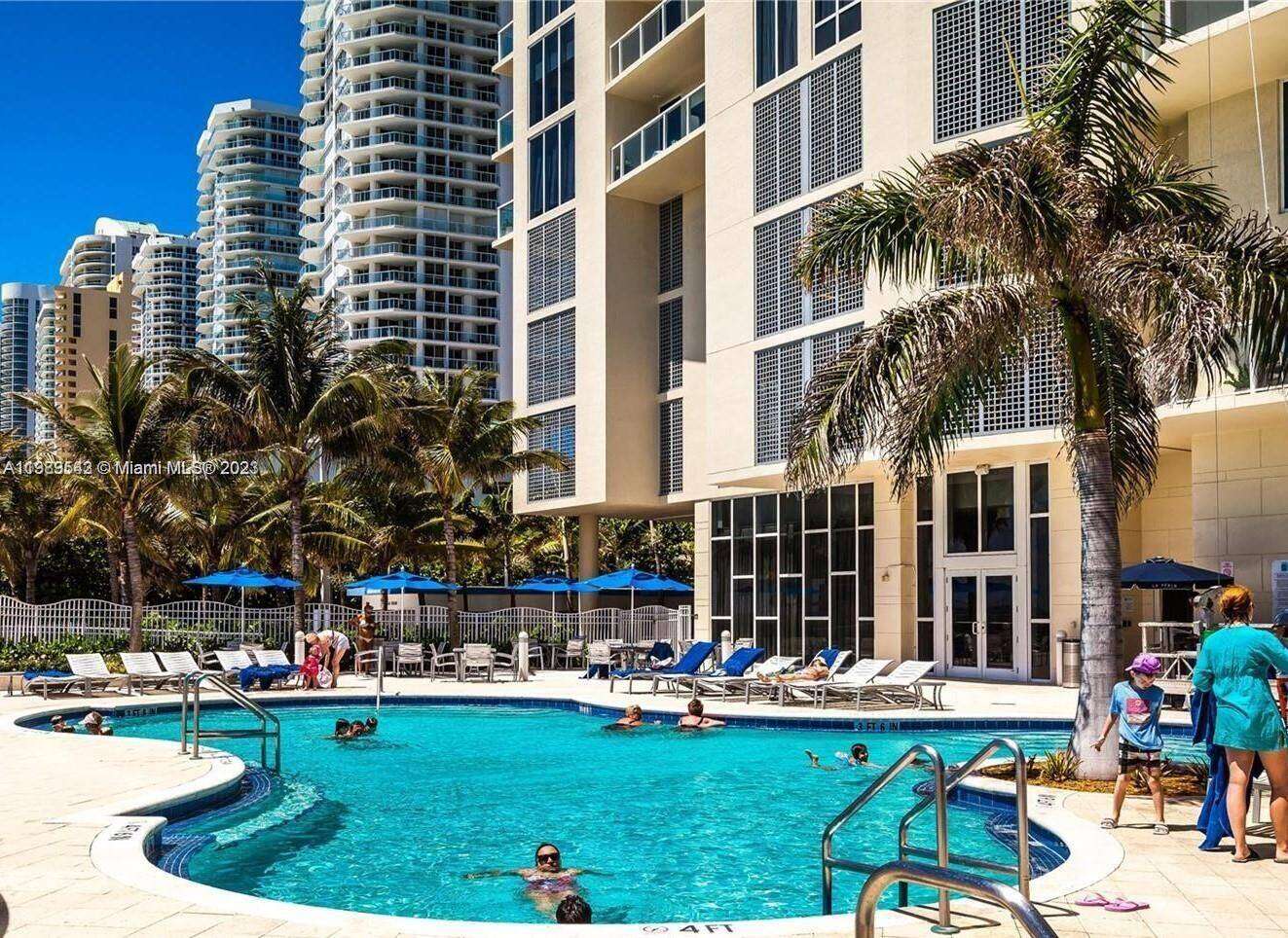 La Perla at 16699 Collins Ave, Sunny Isles Beach, FL 33160 - For Rent photo 48