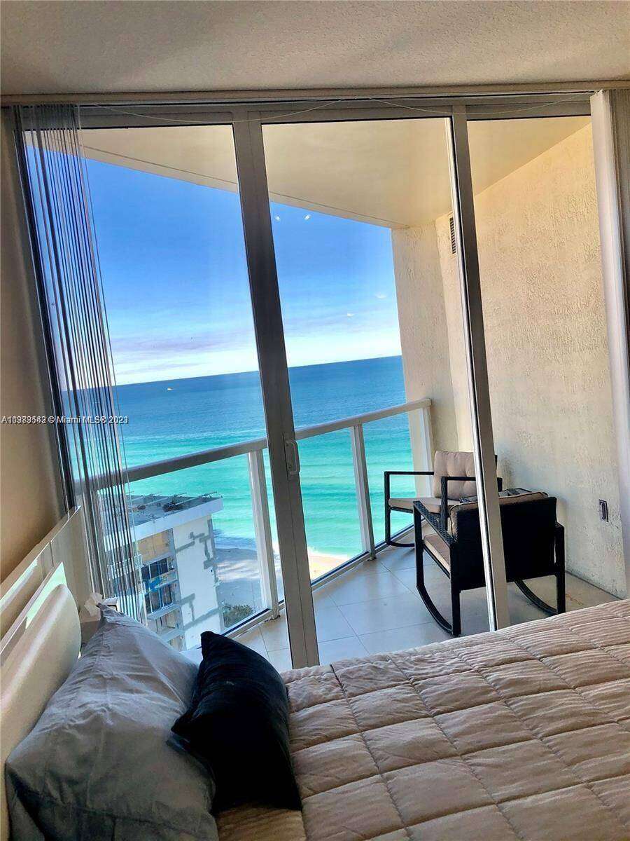 La Perla at 16699 Collins Ave, Sunny Isles Beach, FL 33160 - For Rent photo 49