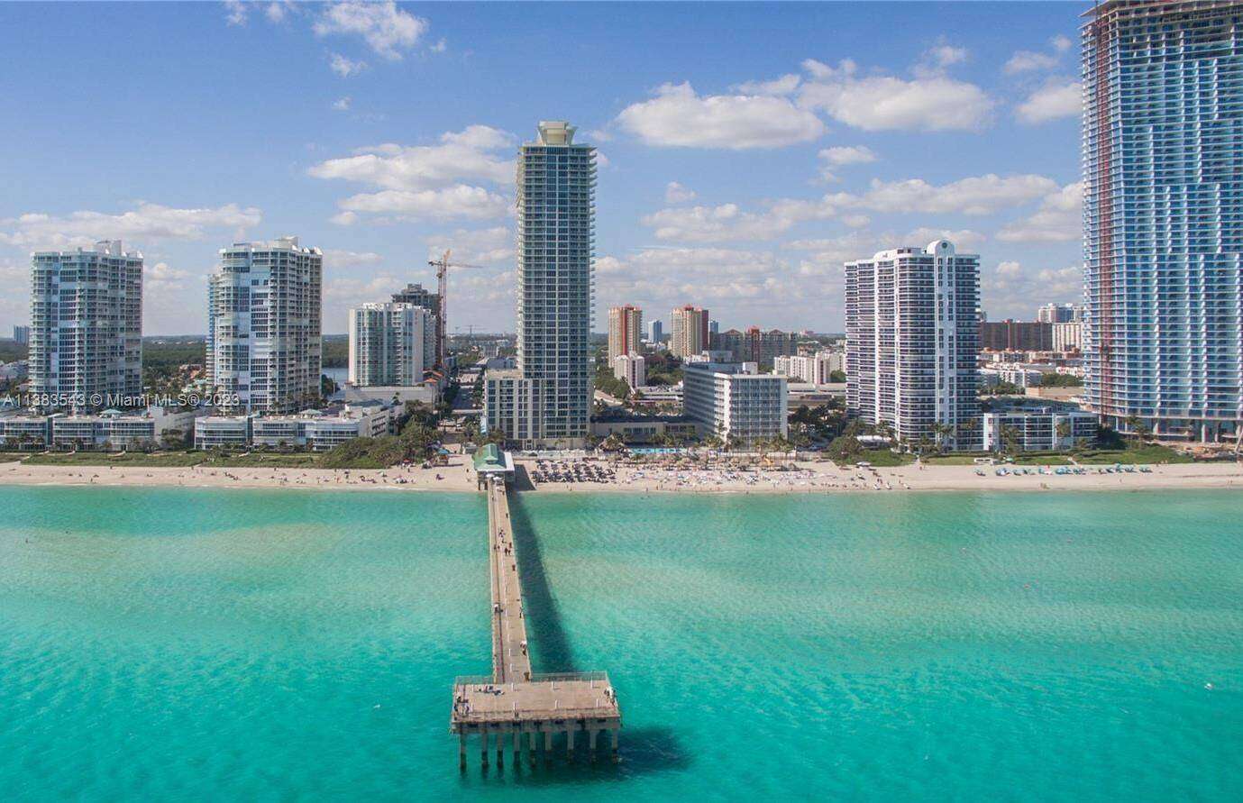 La Perla at 16699 Collins Ave, Sunny Isles Beach, FL 33160 - For Rent photo 60