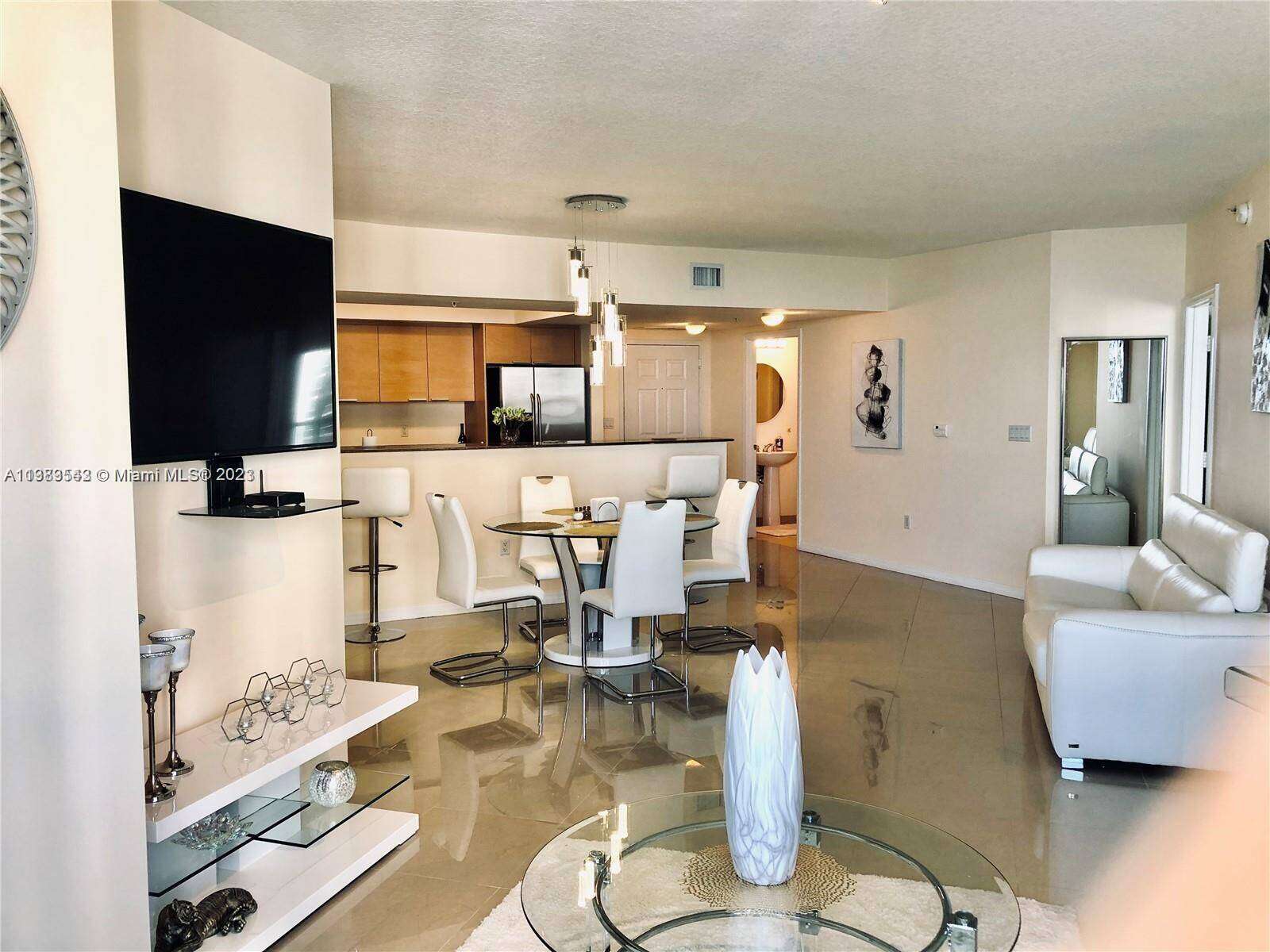 La Perla at 16699 Collins Ave, Sunny Isles Beach, FL 33160 - For Rent photo 7