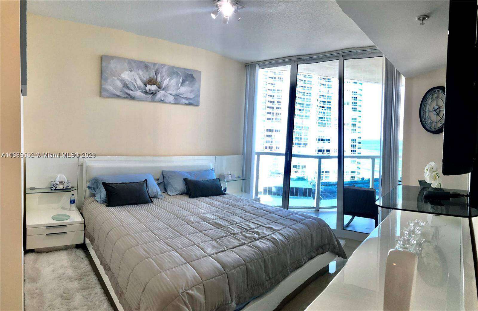 La Perla at 16699 Collins Ave, Sunny Isles Beach, FL 33160 - For Rent photo 71