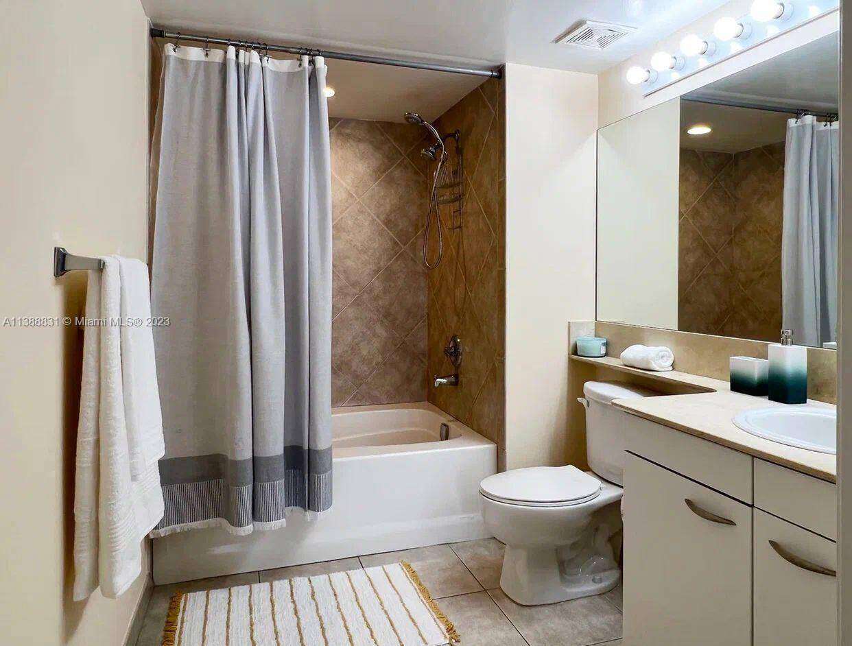2080 Ocean Dr, Hallandale Beach, FL 33009 - For Rent photo 11