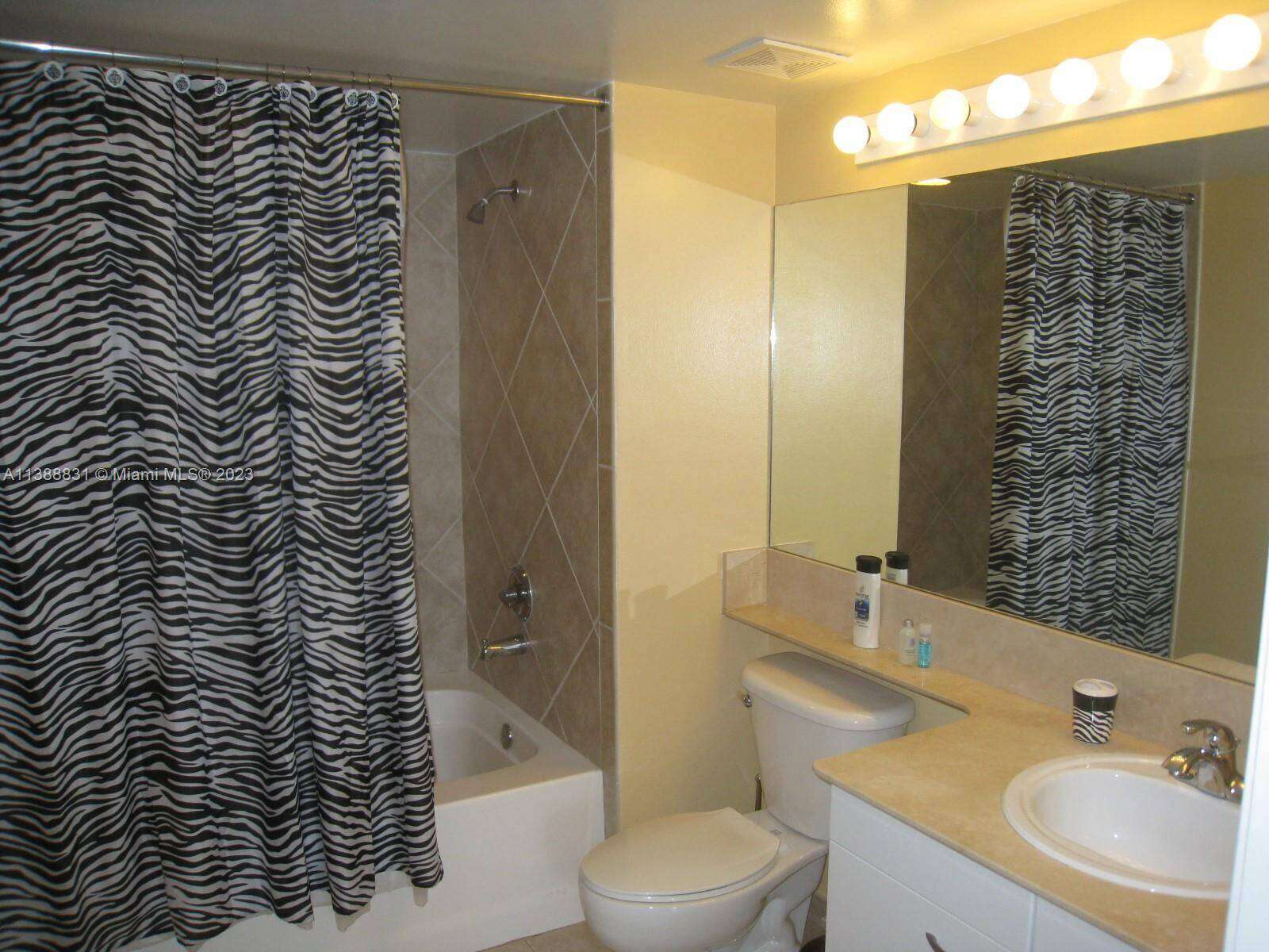 2080 Ocean Dr, Hallandale Beach, FL 33009 - For Rent photo 12