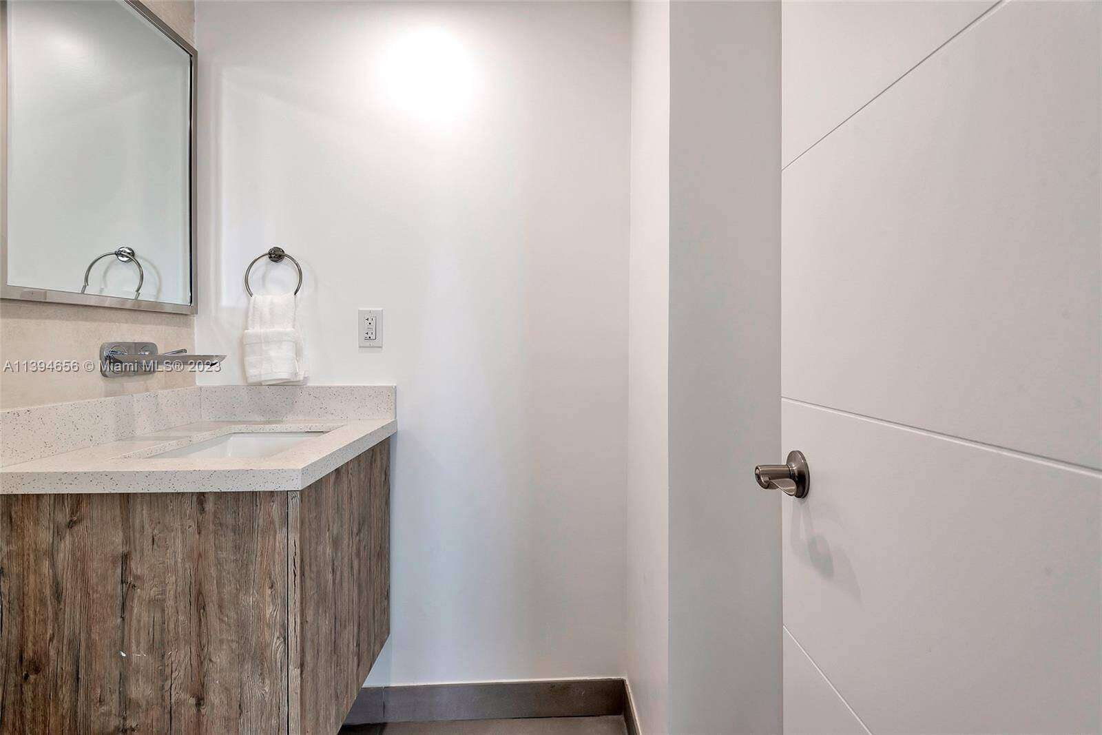 Sian Ocean Residences at 4001 Ocean Dr, Hollywood, FL 33019 - For Rent photo 25