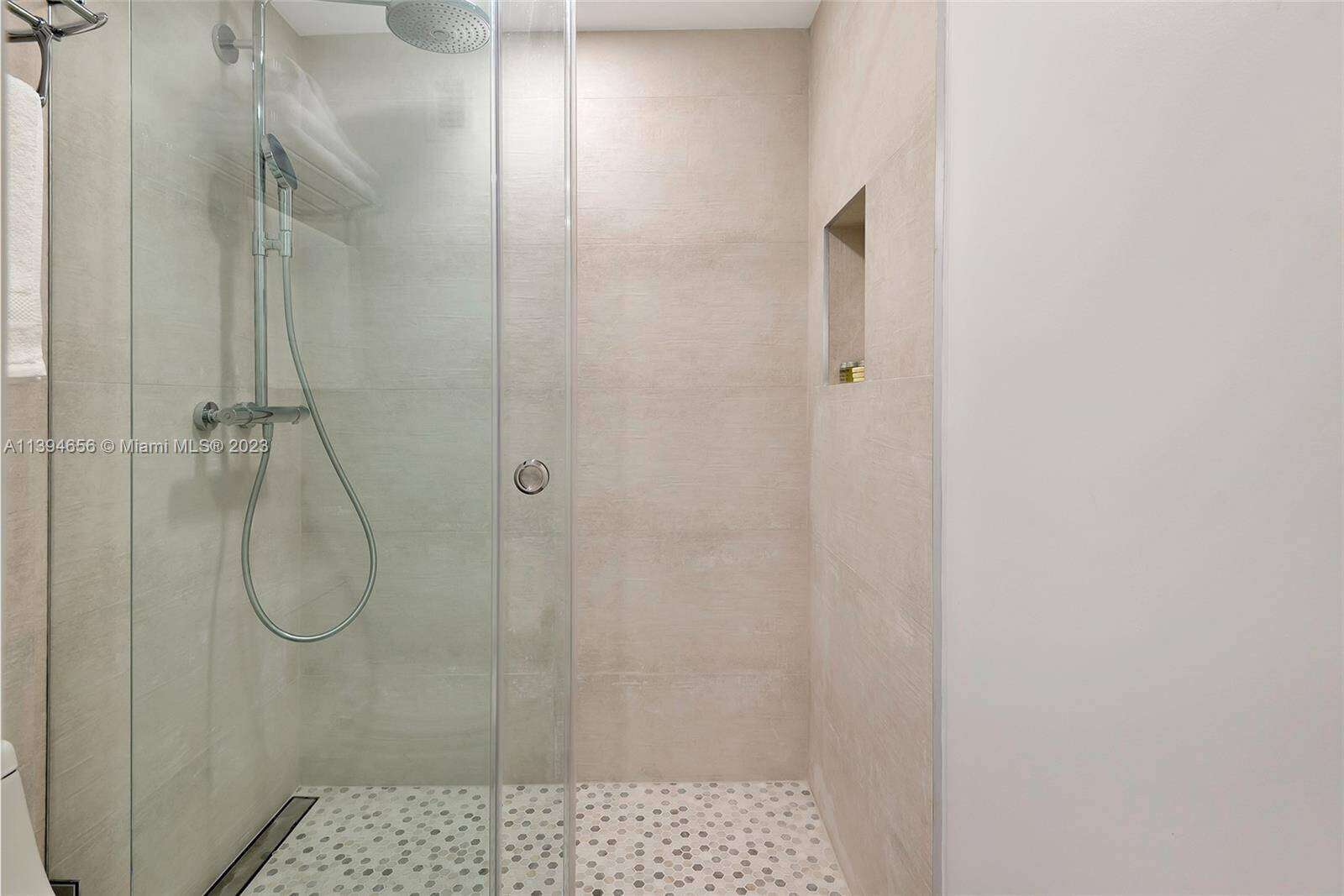 Sian Ocean Residences at 4001 Ocean Dr, Hollywood, FL 33019 - For Rent photo 34