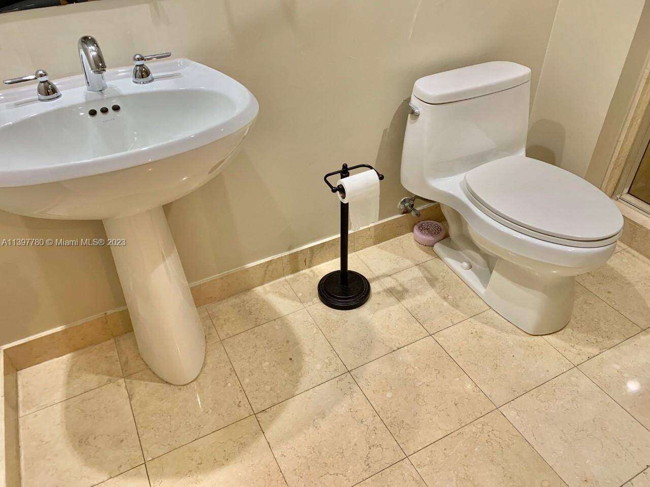 The Beach Club Two at 1830 Ocean Dr, Hallandale Beach, FL 33009 - For Rent photo 26