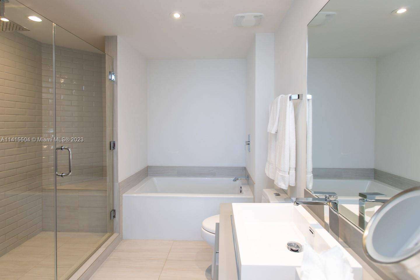 Hyde Beach House at 4010 Ocean Dr, Hollywood, FL 33019 - For Rent photo 12