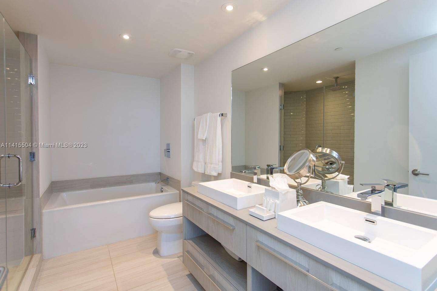 Hyde Beach House at 4010 Ocean Dr, Hollywood, FL 33019 - For Rent photo 13