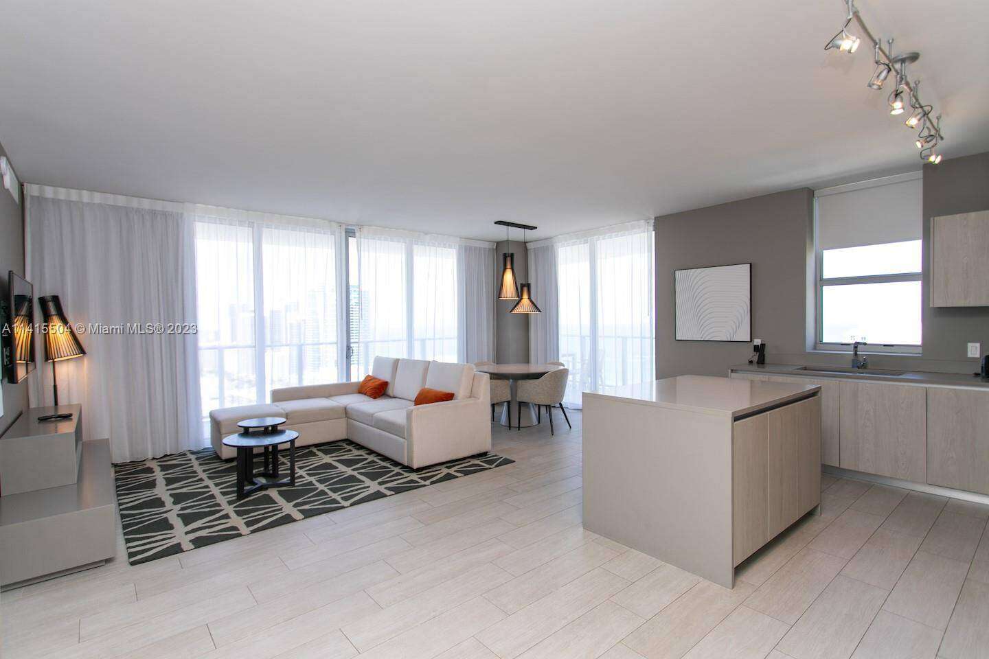 Hyde Beach House at 4010 Ocean Dr, Hollywood, FL 33019 - For Rent photo 24