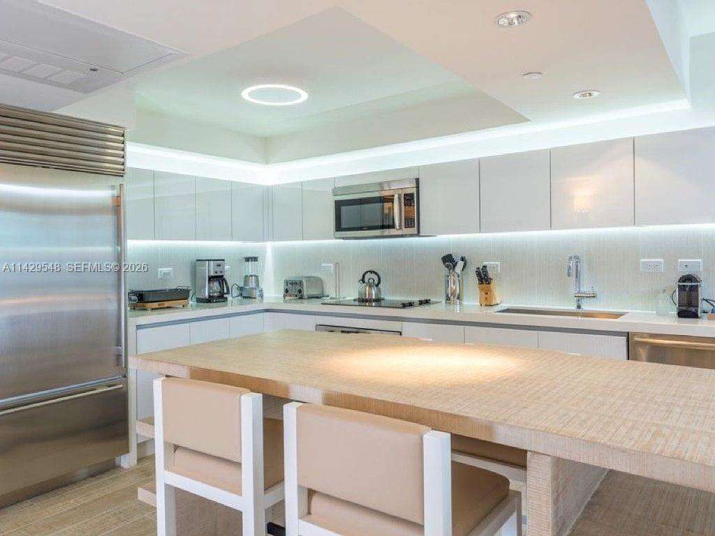 1 Hotel & Homes at 102 24 St, Miami Beach, FL 33139 - For Rent photo 9