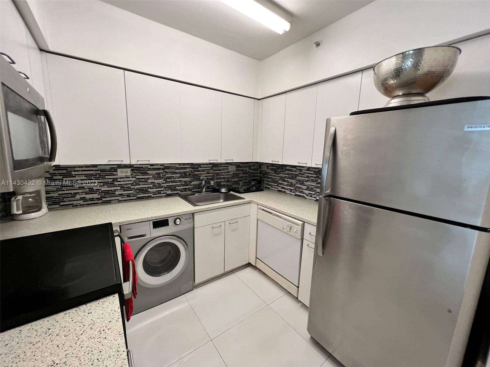 Flamingo South Beach at 1500 Bay Rd, Miami Beach, FL 33139 - For Rent photo 5