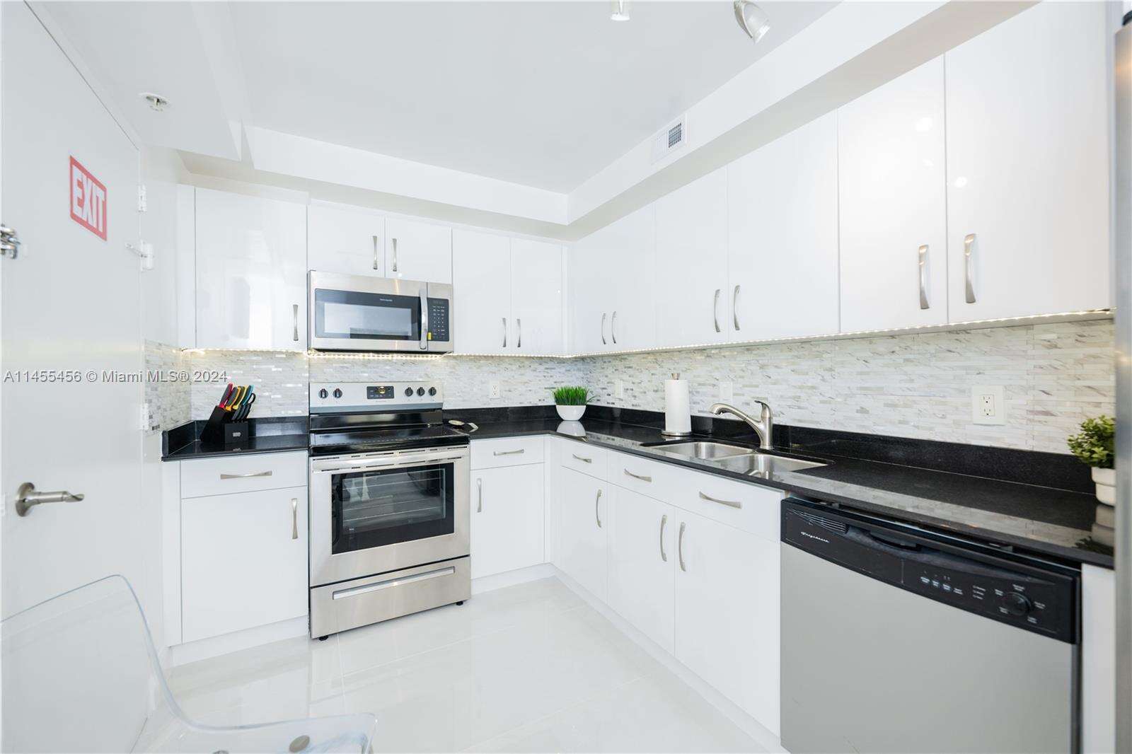 The Tides at 3801 Ocean Dr, Hollywood, FL 33019 - For Rent photo 17