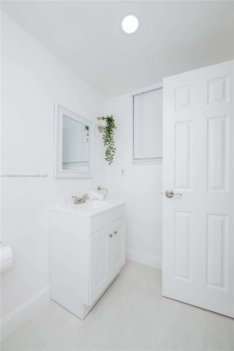 The Tides at 3801 Ocean Dr, Hollywood, FL 33019 - For Rent photo 32