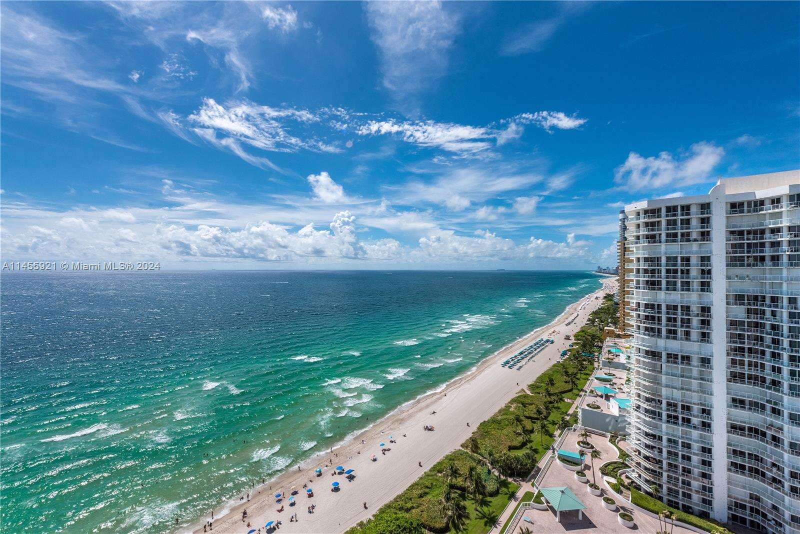La Perla at 16699 Collins Ave, Sunny Isles Beach, FL 33160 - For Rent photo 1