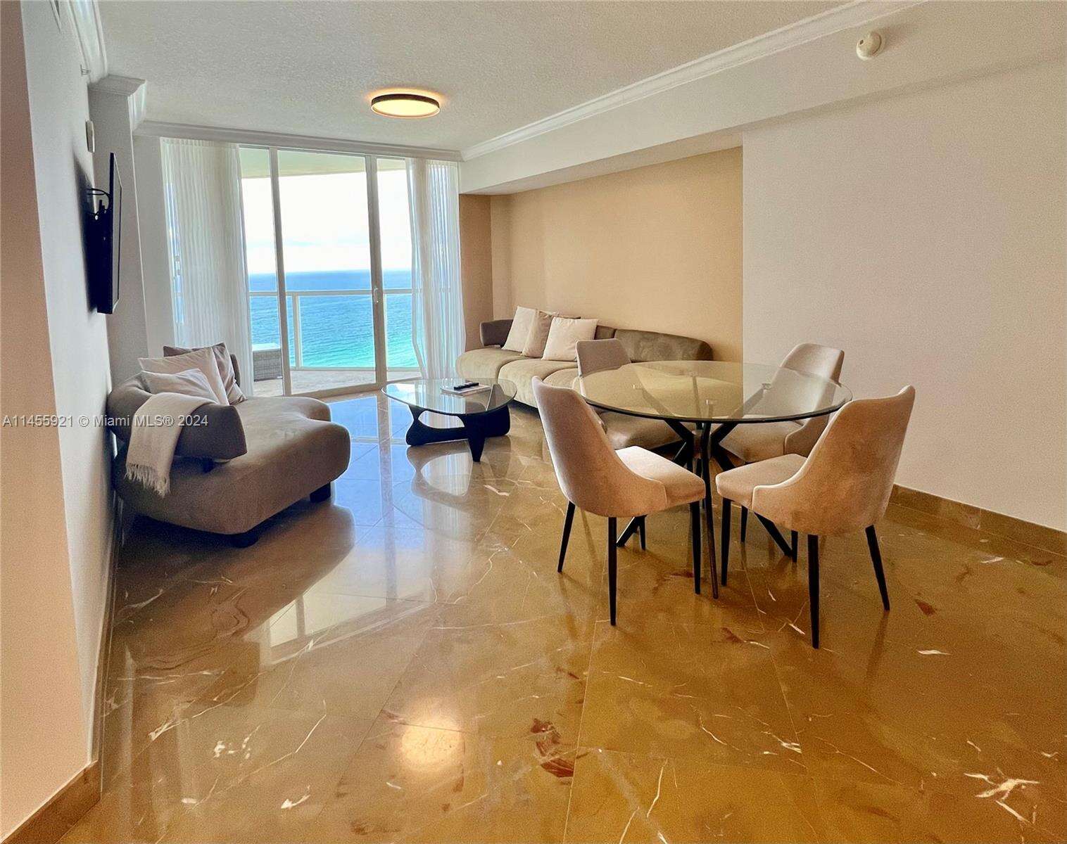 La Perla at 16699 Collins Ave, Sunny Isles Beach, FL 33160 - For Rent photo 3
