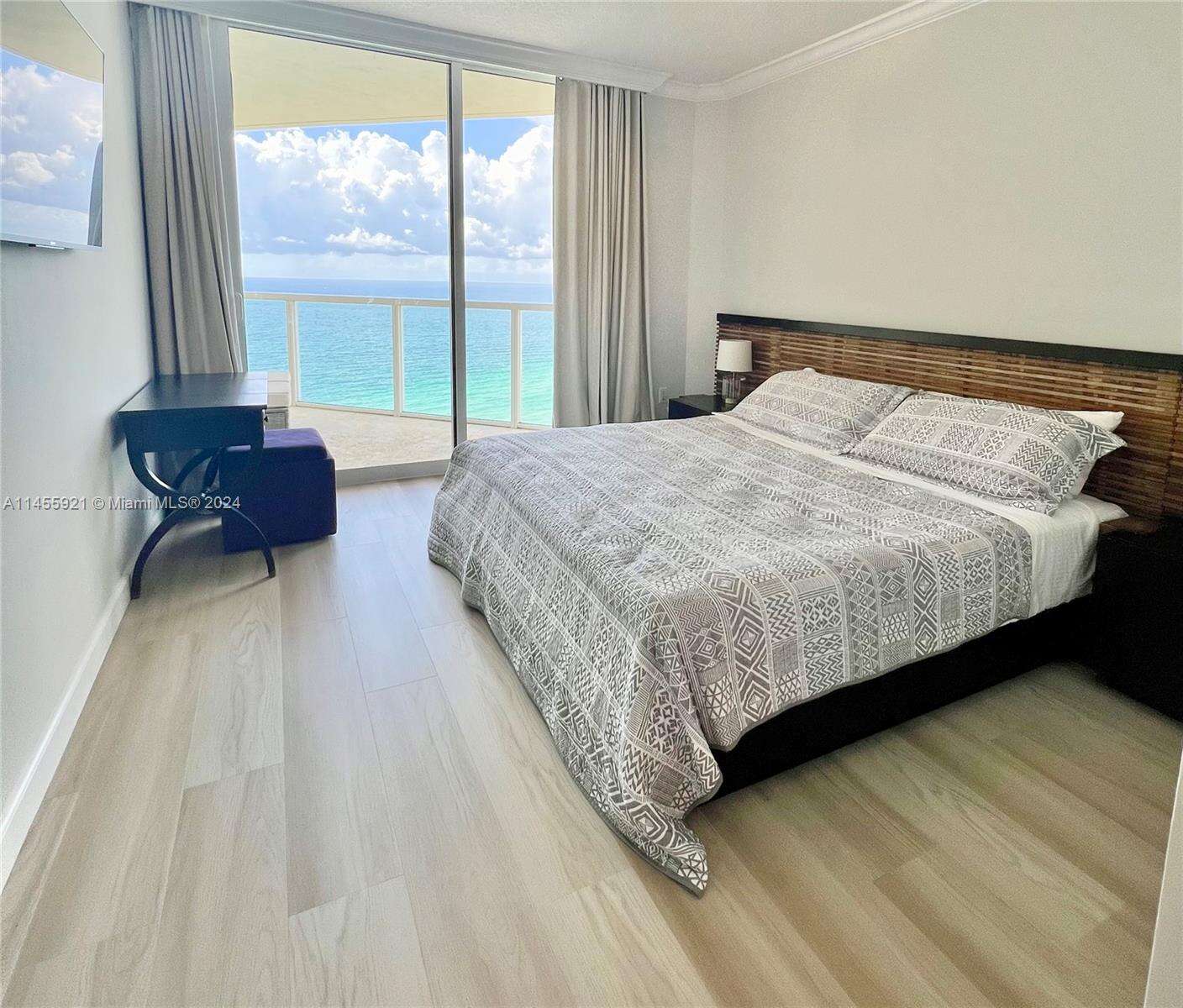 La Perla at 16699 Collins Ave, Sunny Isles Beach, FL 33160 - For Rent photo 24