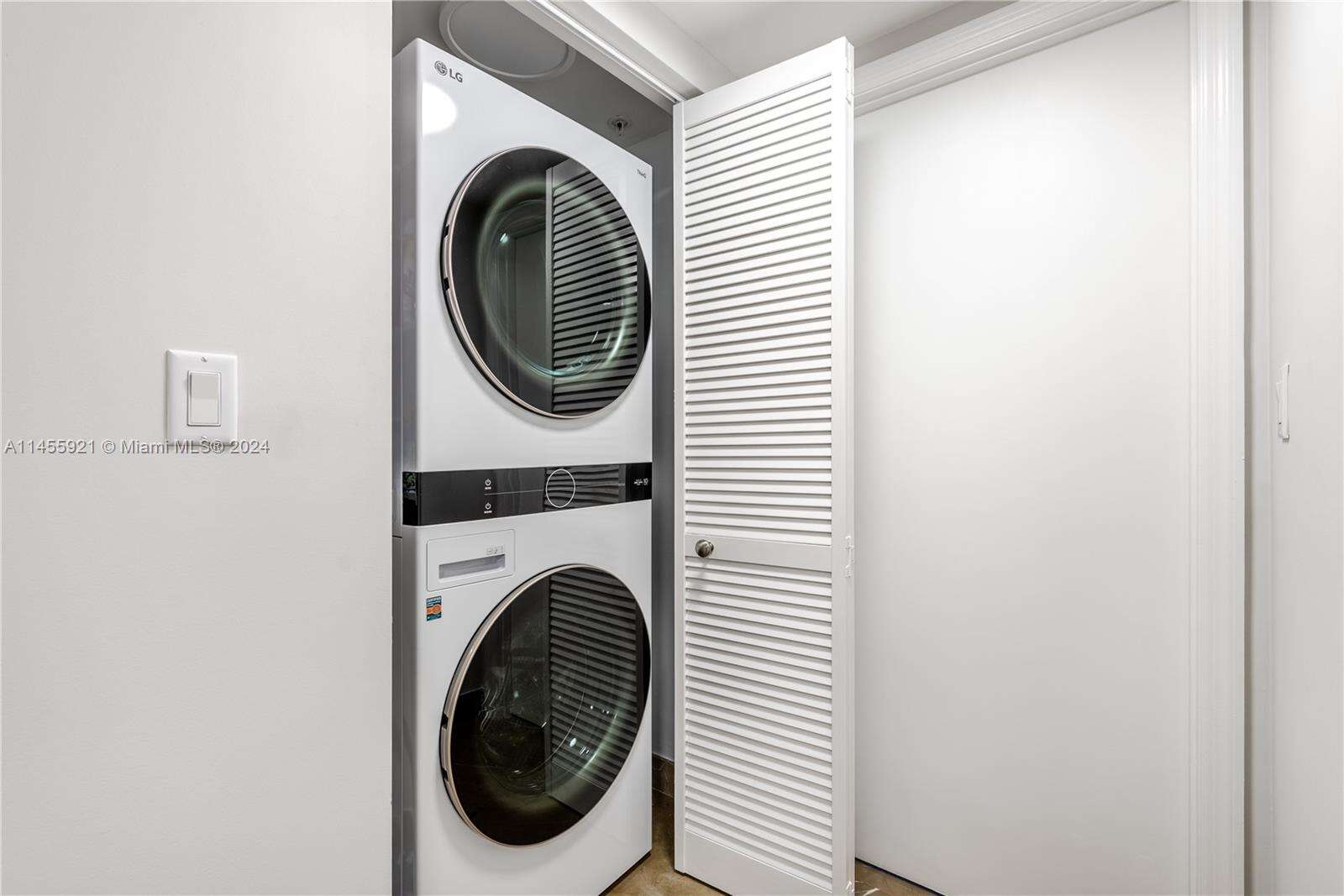 La Perla at 16699 Collins Ave, Sunny Isles Beach, FL 33160 - For Rent photo 31
