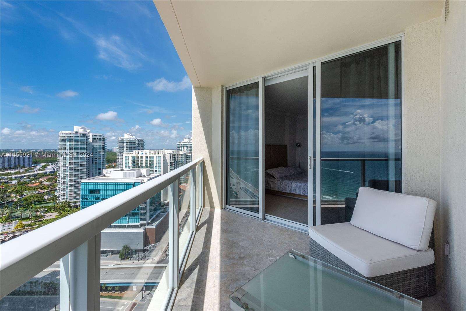 La Perla at 16699 Collins Ave, Sunny Isles Beach, FL 33160 - For Rent photo 34