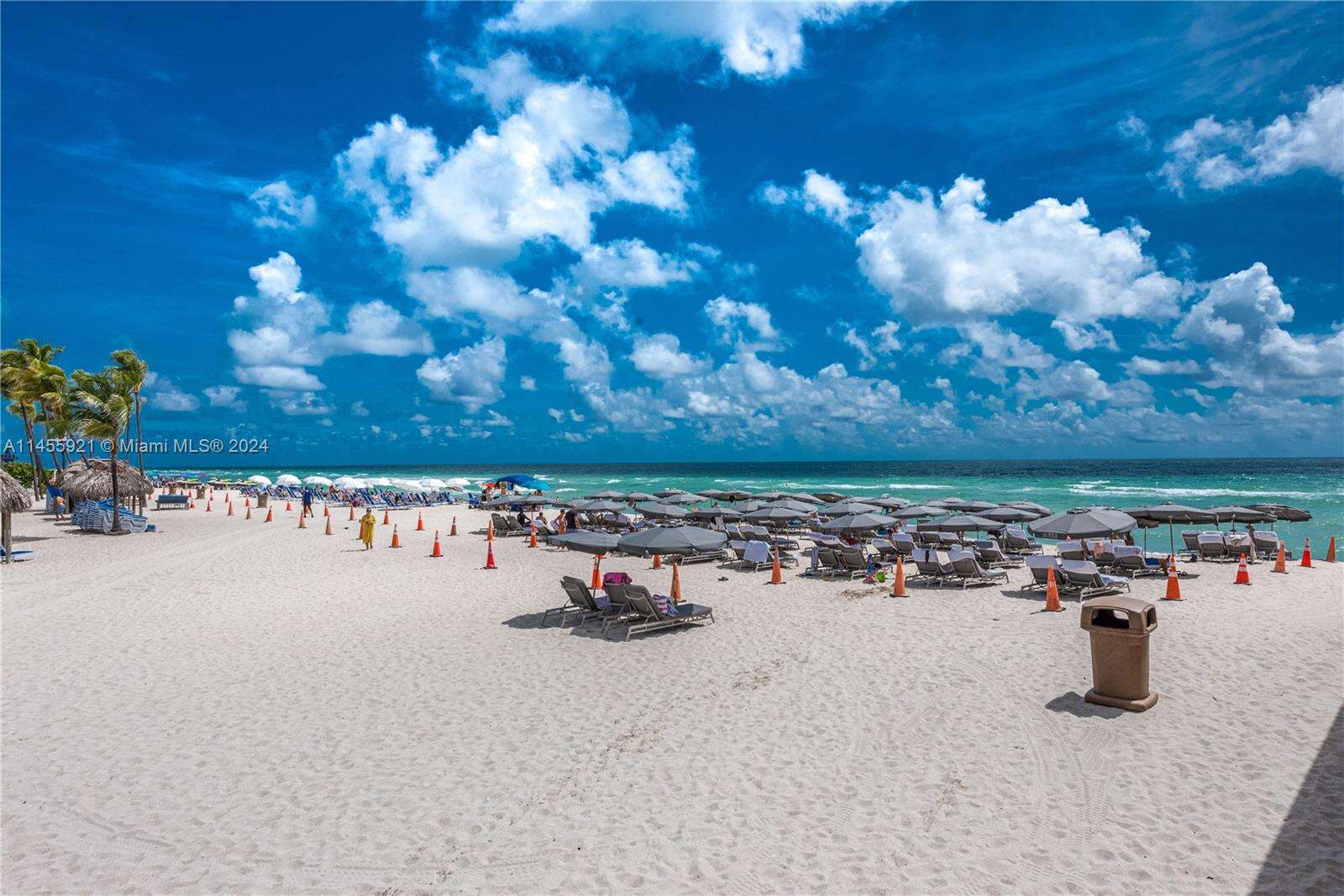 La Perla at 16699 Collins Ave, Sunny Isles Beach, FL 33160 - For Rent photo 41