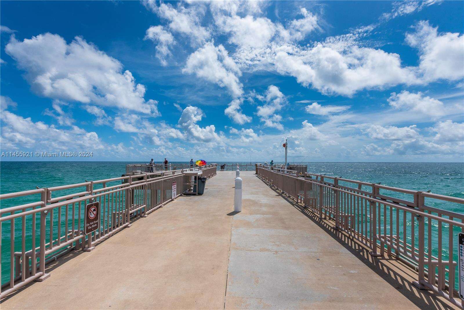 La Perla at 16699 Collins Ave, Sunny Isles Beach, FL 33160 - For Rent photo 44