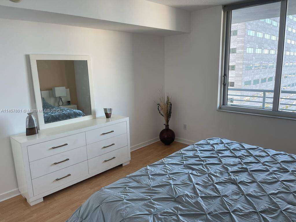 One Miami West at 325 Biscayne Blvd, Miami, FL 33131 - For Rent photo 12