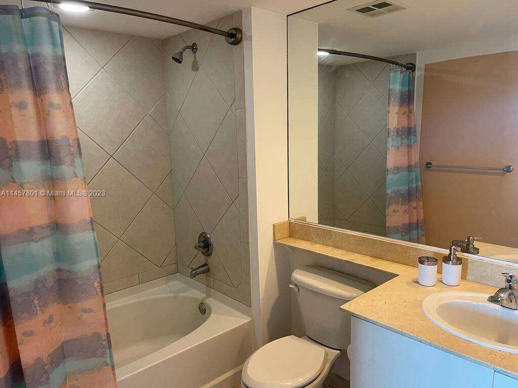 One Miami West at 325 Biscayne Blvd, Miami, FL 33131 - For Rent photo 14