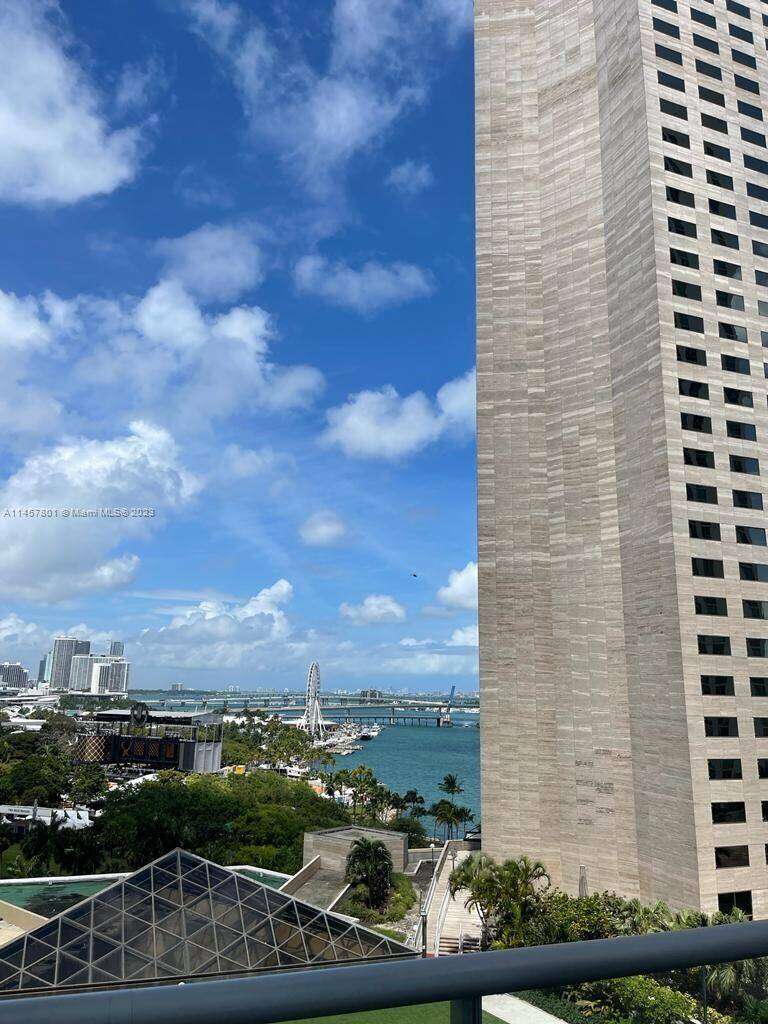 One Miami West at 325 Biscayne Blvd, Miami, FL 33131 - For Rent photo 16