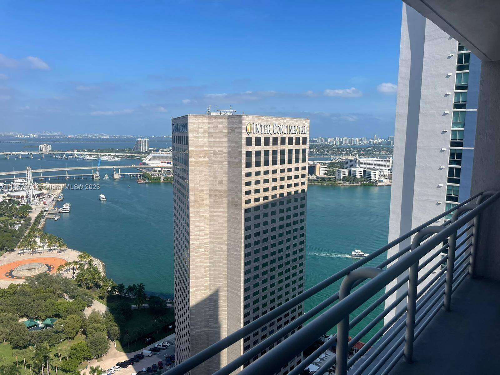 One Miami West at 325 Biscayne Blvd, Miami, FL 33131 - For Rent photo 17