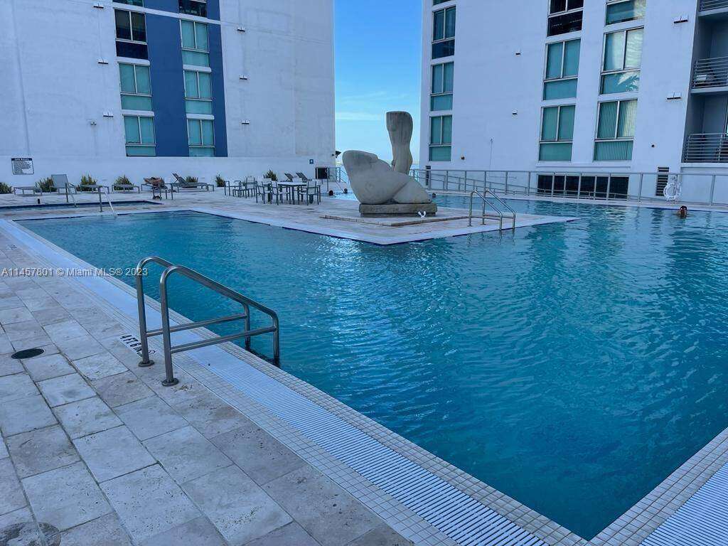 One Miami West at 325 Biscayne Blvd, Miami, FL 33131 - For Rent photo 22