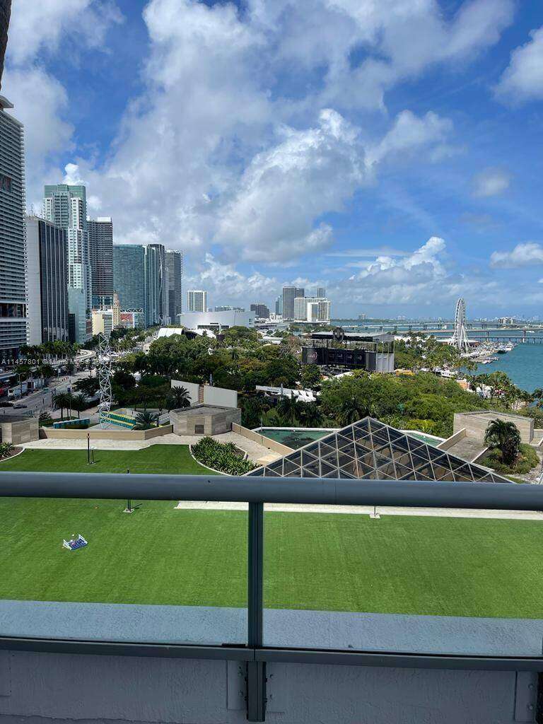 One Miami West at 325 Biscayne Blvd, Miami, FL 33131 - For Rent photo 32