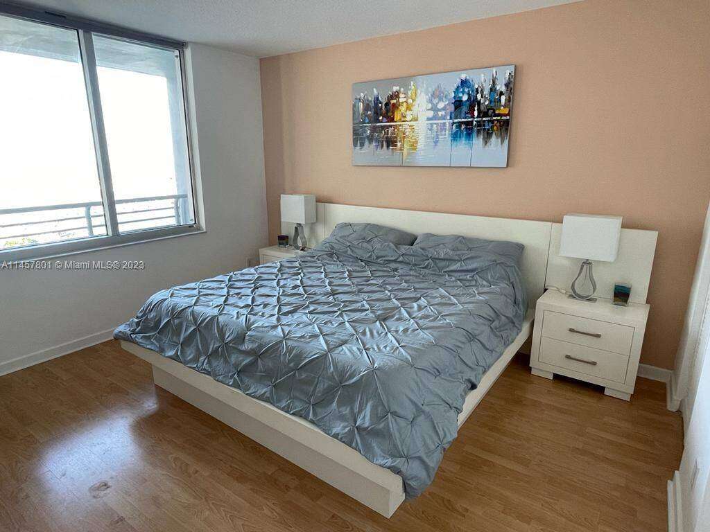 One Miami West at 325 Biscayne Blvd, Miami, FL 33131 - For Rent photo 9